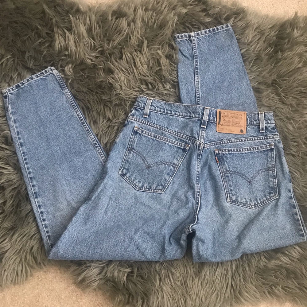 Vintage women’s Levi’s 10950 tapered leg jeans 🌸